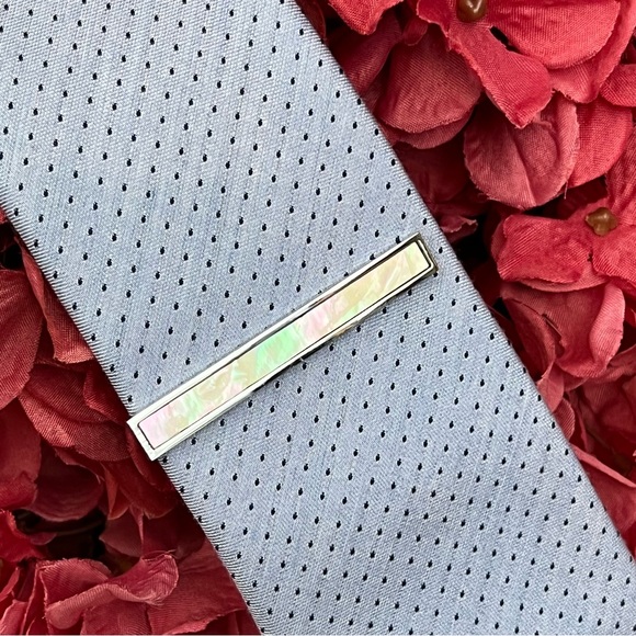 Elegant Mother of Pearl 3 Pcs Set Cufflinks & Tie Clip - Picture 16 of 17